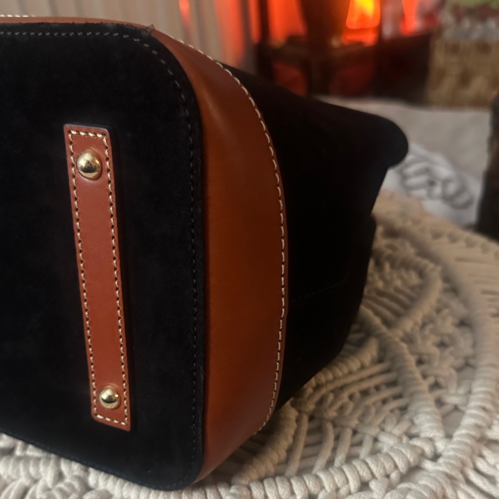 Dooney & Bourke Black and Tan Satchel - image 6